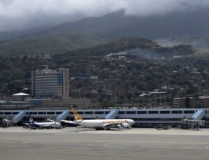 Venezuela’nın en büyük havalimanında kargo operasyonları yeniden başladı