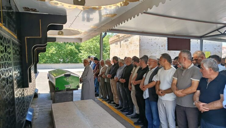 Yahyalı’da Motosiklet Kazası: 1 Kişi Hayatını Kaybetti, 2 Torun Yaralandı