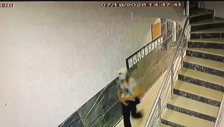 Zeytinburnu’nda kapının göbek kilidini kırıp evi soydular: 3 şüpheli tutuklandı