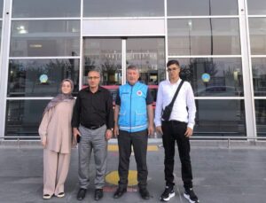Batmanlı Öğrenciler Umre Ödülü İçin Yola Çıktı