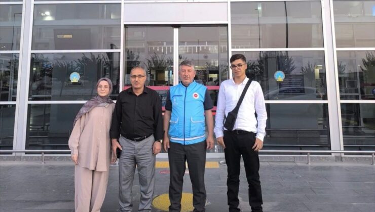 Batmanlı Öğrenciler Umre Ödülü İçin Yola Çıktı