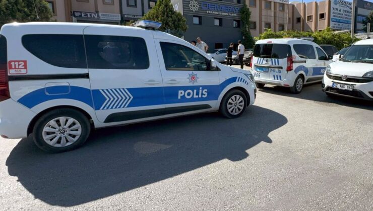 Borç Meselesi Kanlı Bitti: İki Kişi Birbirini Bıçakladı