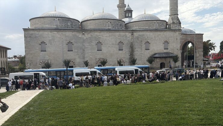 Edirne’de 40 öğrenciye umre ödülü