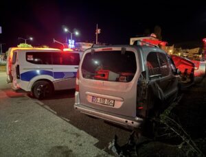 Erzurum’da hafif ticari araca çarpan motosikletin sürücüsü ağır yaralandı