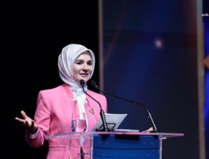 Eylül ayında yaşlı ve engelli aylıkları için 9,3 milyar lira ödendi