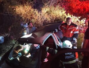 Hatay’da menfeze devrilen otomobildeki 4 kişi yaralandı