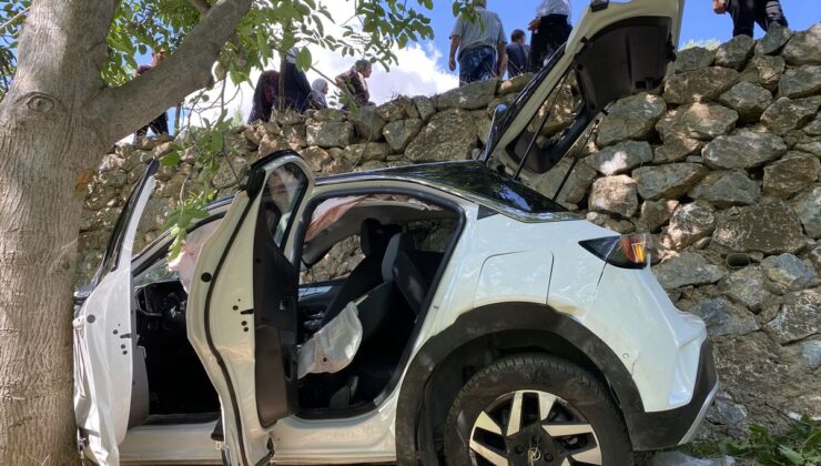 Hizan’da Otomobil Bahçeye Devrildi: 8 Yaralı