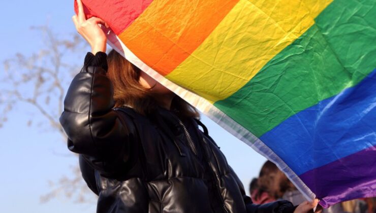 İstanbul’daki LGBTİ+ soruşturmasında 20 kişi tutuklandı