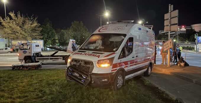 Kayseri’de Ambulans-Otomobil Çarpıştı: 6 Yaralı