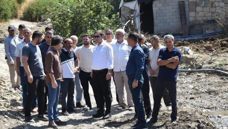 Sason’da Köy Yollarına Beton Kaplanıyor