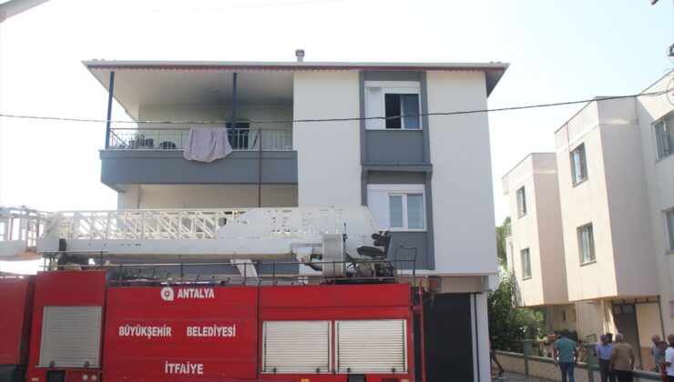 Serik’te ev yangını hasara yol açtı