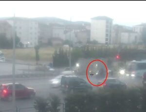 Tuzla’da motosikletliye çarpan minibüs sürücüsü ilk duruşmada tahliye edildi